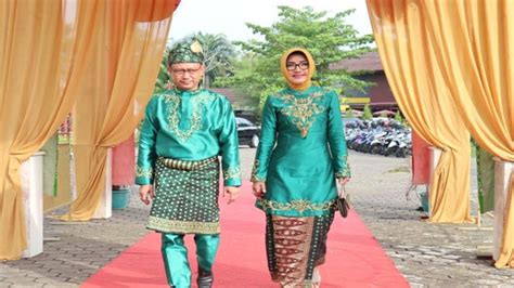Baju Adat Melayu Pontianak Homecare24