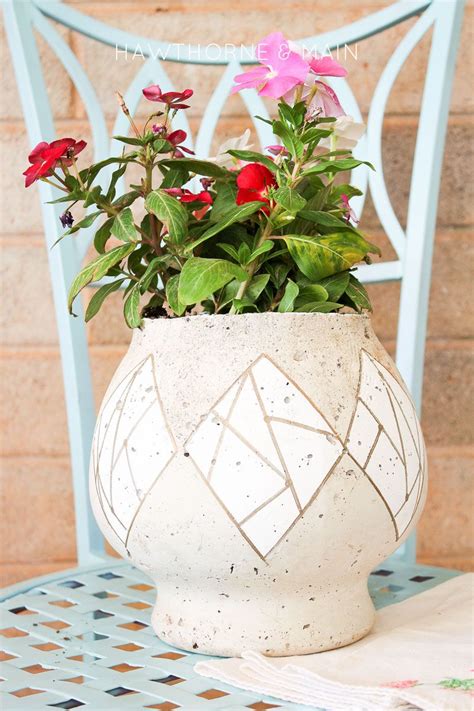 Cement Flower Pot | Cement flower pots, Flower pots, Diy craft projects