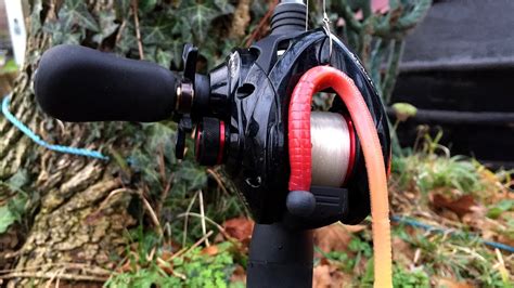How To Use A Baitcasting Reel For Beginners Youtube