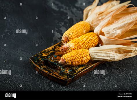 Dried Corn On Cobs Stock Photo Alamy