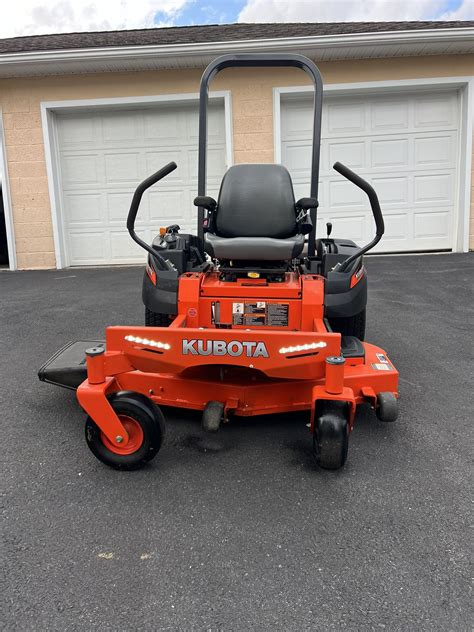 Kubota Z121s 48” Zero Turn Mower It Is In Good Condition With Only 89