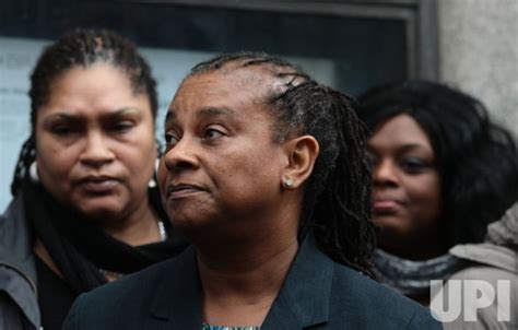 Photo Doreen Lawrence Addresses The Media After Stephen Lawrence Verdict Lon2012010409