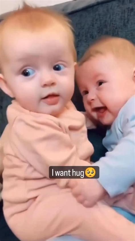 Hug Me Please 😊💛👶🏻👶🏻 Cute Baby Videos Cute Baby Photos Baby Photography