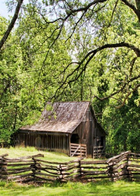 45 Beautiful Classic And Rustic Old Barns Inspirations Country Barns Old Barns
