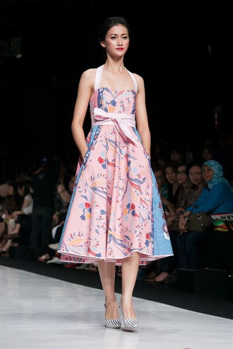 Berbagai Pilihan Fashion Dress Batik Agar Penampilanmu Menjadi Cantik