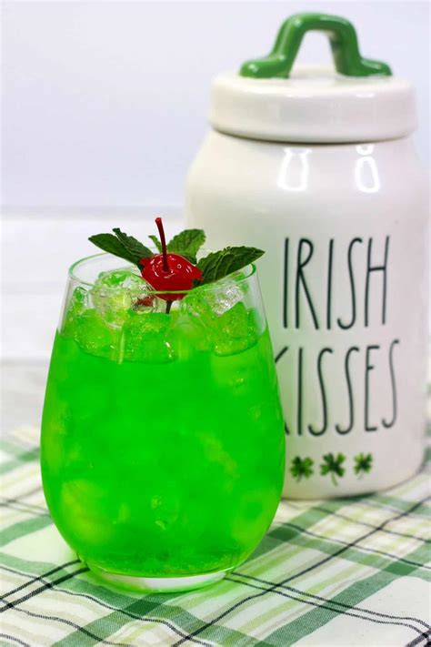 Tipsy Luck Of The Irish Cocktail Sweet Pea S Kitchen