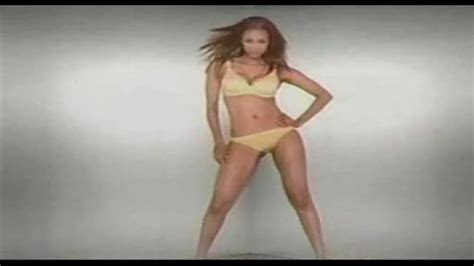 Tyra Banks Victorias Secret Yellow Bra 000122 Porn Pic Eporner