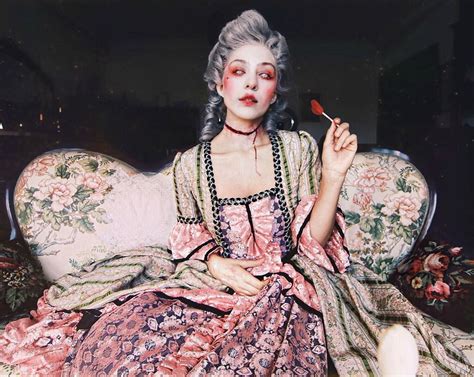 Pin By Rosée On Avant Garde Marie Antoinette Costume Halloween