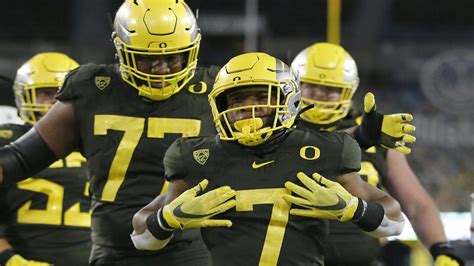 College Football Scores Ncaa Top Rankings Schedule Games Today Oregon Vs Oregon State