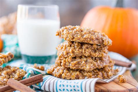 My husband rarely eats in the morning, but when i make my baked oatmeal, he digs right in. Pumpkin No Bake Cookies Recipe - Sugar & Soul