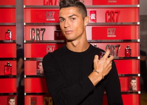 cristiano ronaldo becomes first person to reach 400 million instagram followers the ghana report