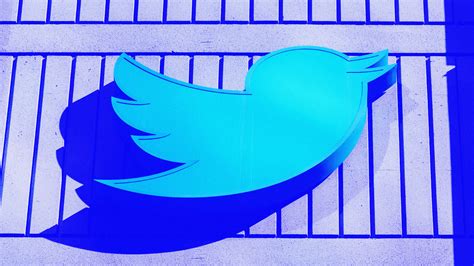 Latest Twitter Scam Aims To Capitalize On Moonbirds Success — And