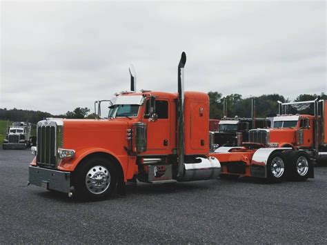 Peterbilt Custom 389 Big Trucks