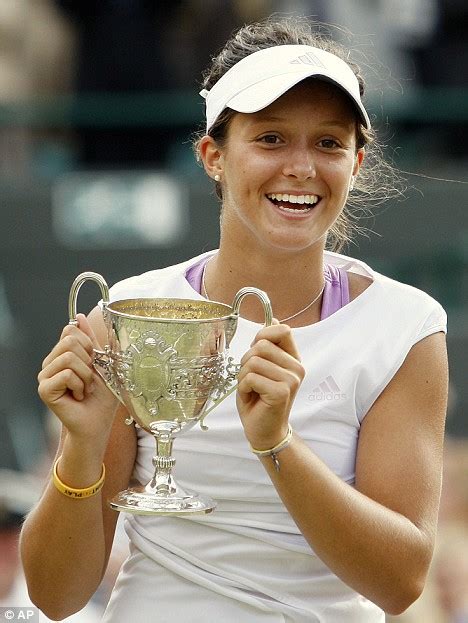 Laura Robson Becomes First British Junior Wimbledon Champion In Years Daily Mail Online