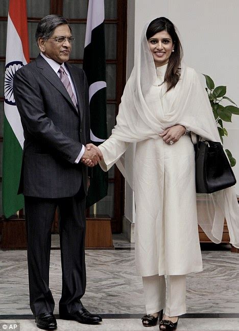 India Falls In Love With Hina Rabbani Khar Pakistans First Female