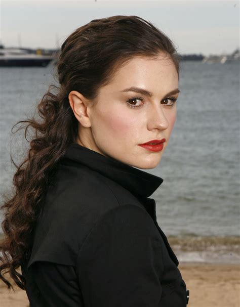 anna paquin s beauty look through the years stylecaster