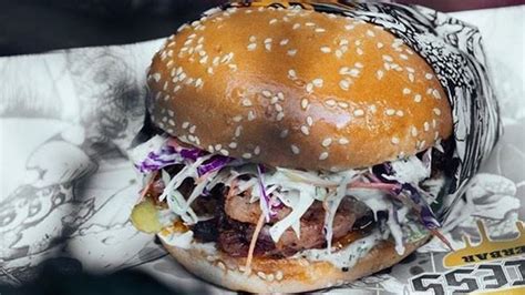 According to fresh scientific opinion, halal — the method of the burger king in the country i live certifies they use halal meat in their burgers.i presume the. Resto Burger untuk Bukber - MerahPutih