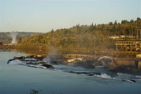 Willamette Falls Oregons Widest Falls Hidden In Industry