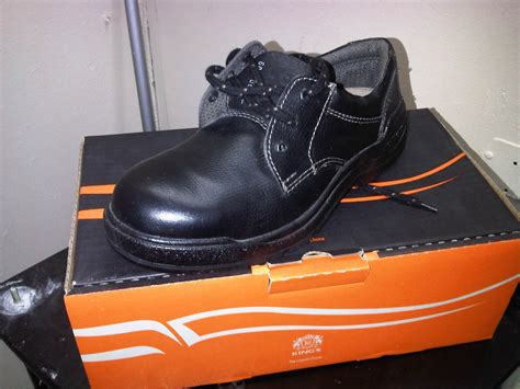 Buy wide range of safety shoes online in india. Hardware Supplier Malaysia: Safety Shoes