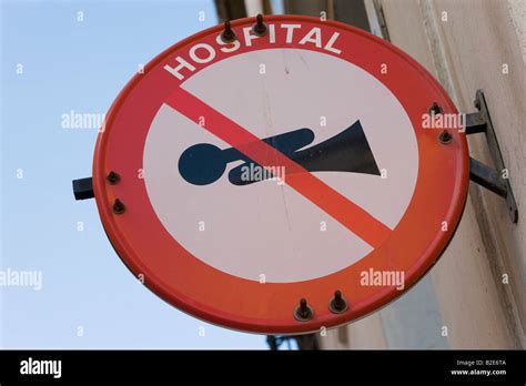 Hospital Traffic Sign Hi Res Stock Photography And Images Alamy