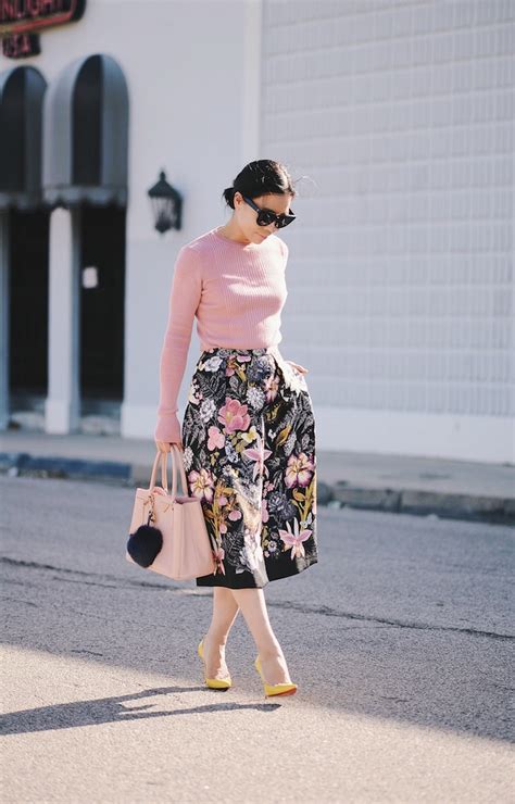 Рэй ла рошелль ray la rochelle. Feminine in Pink: Summer Knit Top & Floral Midi Skirt ...