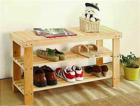 Pumps und sandalen mit absätzen lassen. Holzpalette Schuhregal Ideen | Holzschuhregal, Schuhschrank, Schuhregal paletten