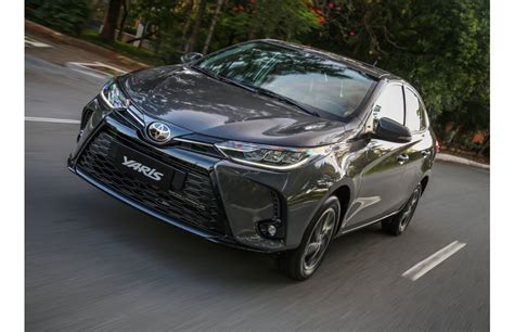 Toyota Yaris Sedan 15 Xl Live Cvt 2023 Fotos E Vídeos Icarros