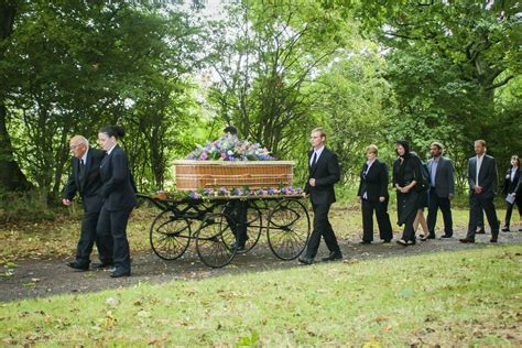 Environmentally friendly funerals | Willow coffins made in Somerset