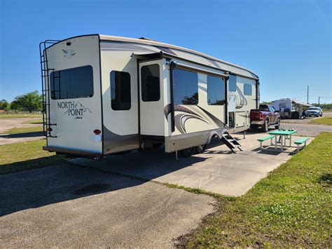 Gulfport MS. Gorgeous weather + awesome seafood = happy campers! : r