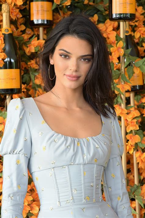 23 Of Kendall Jenner S Best Hair And Beauty Moments Photos W Magazine Kendall Jenner Hair