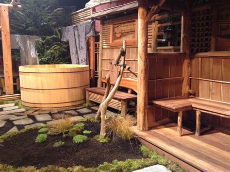 Prices of hot tubs these days make the pleasure of enjoying an outdoor hot soak reserved for those with fat wallets. 19 Japanese Soaking Tubs That Bring the Ultimate Comfort
