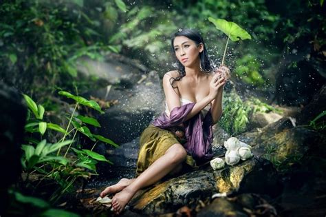 Pin By Ruby On Beauty Outdoor Photoshoot Asian Models Female Women