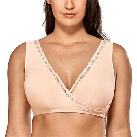 10 Best Sleeping Bras For Women With Large Busts 2023