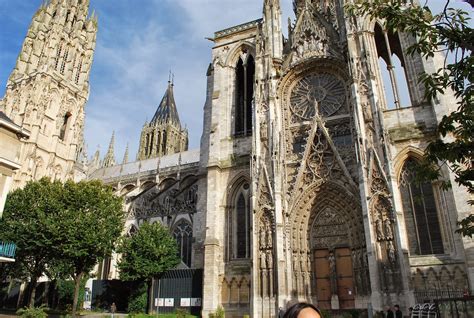 socalgalopenwallet: Rouen cathedral