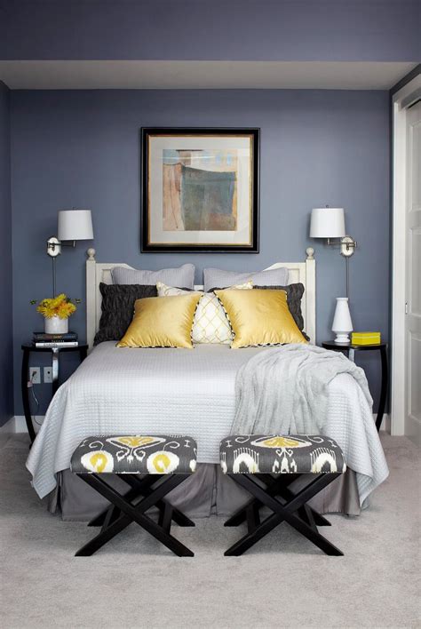 Dark floorboards set against white walls could look harsh, but a grey wall makes the scheme easier on the eye. 21 Ways to Decorate with Gray Walls and Accessories That ...