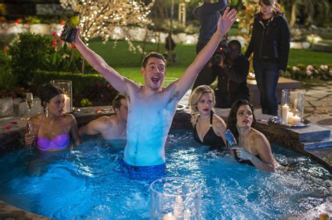 Unreal The Best Shirtless Tv Moments From 2015 Popsugar Entertainment