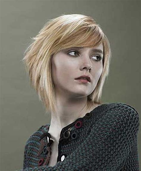 Each layer should be approximately one inch shorter than the layer below it. Wedge Hairstyles For Short Hair