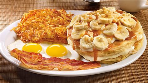 Denny's Salted Caramel & Banana Cream Pancake Breakfast Review - WE