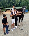 La domenica in famiglia di Cristiano Ronaldo tra cavalli, bici e natura ...