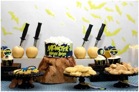 The most f'ed up dinner parties in movie history. Throw a Halloween Horror Movie Night! - Pizzazzerie
