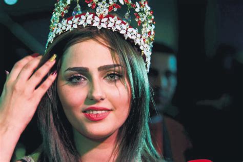 iraqi woman becomes first beauty queen since 1972 daily sabah