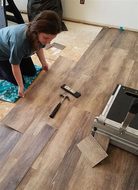Installing Vinyl Floors A Do It Yourself Guide The Honeycomb Home