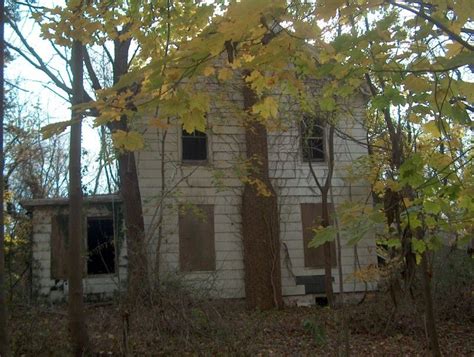 Abandoned House On Rt 79 In Marlboro New Jersey Mansiones Abandonadas Abandoned Buildings