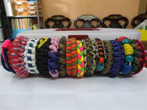 Handmade paracord bracelet made of celtic knots, carbine and paracord. Paracord Malaysia registered under MY PARACORD (AS0355075 ...