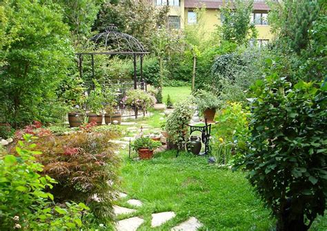 Außerdem geht dabei meist der natürliche wuchs verloren und damit auch die schönheit des baums. Gartengestaltung Beispiele Vorher Nacher Kleiner Garten ...
