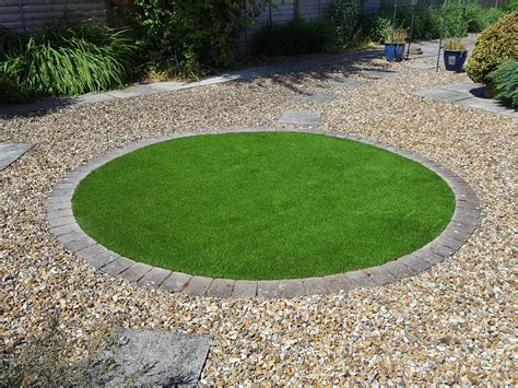 Hayley leitch found it very useful for transforming her garden and reducing the hassle of natural grass. Can I Lay Artificial Grass on Soil?