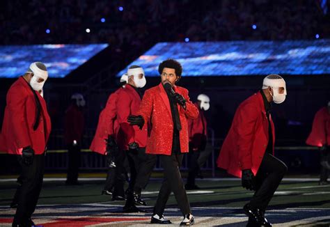 15 Of The Best Reactions To The Weeknds Super Bowl Halftime