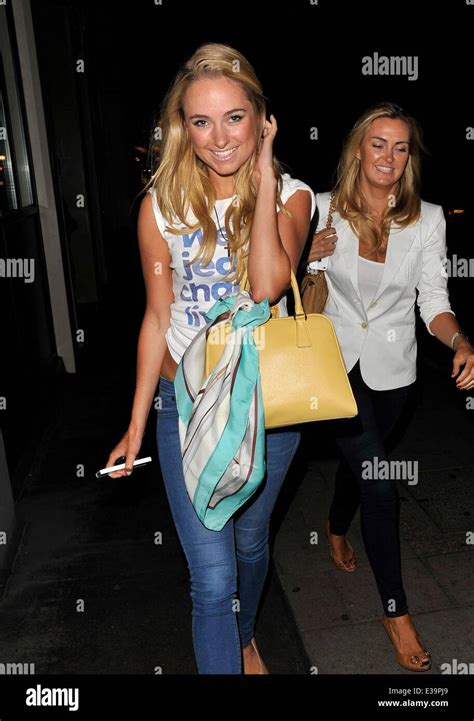 Kimberley Garner From Made In Chelsea Arriving At The May Fair Bar Wearing A Jeans For Genes T