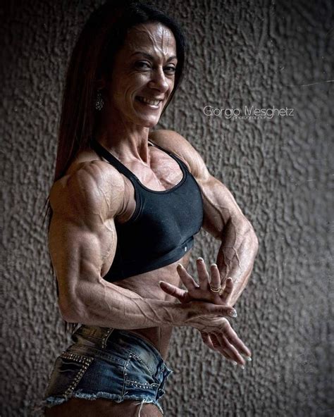 hot muscle veins ripped girls get fit fit women bodybuilding athlete muscle beauty female