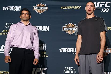 Beneil dariush was born on may 6, 1989 in the persian borders of iran, though he moved to the united states at the age of 9. Beneil Dariush MMA Stats, Pictures, News, Videos, Biography - Sherdog.com